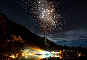 Seeleuchten Pillersee Feuerwerk